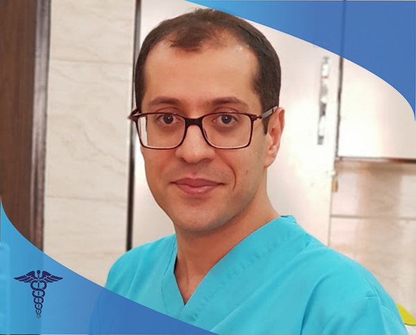 دکتر امین کریم زاده بهترین متخصص رفع غبغب